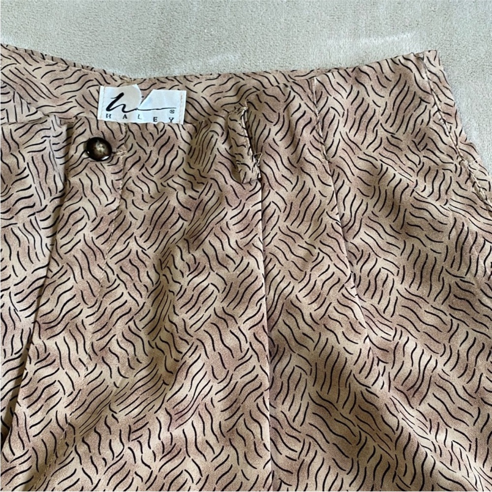 Haley Vintage 80’s Pleated‎ High Waist Shorts - Picture 3 of 12